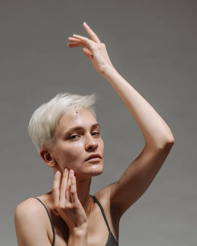 Natural image showing underarm pigmentation