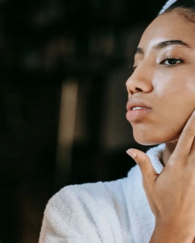Natural image showing uneven skin tone