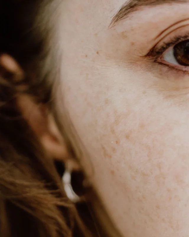 Natural image showing uneven tone